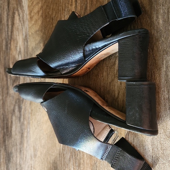 Anyi Lu Black Leather Embossed Athena Sandals EU Size 38 - Picture 8 of 8